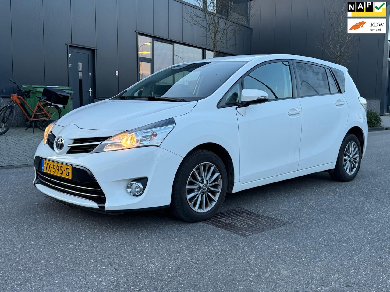 Toyota Verso - 1.6 D-4D Aspiration CAMERA/CRUISE/6-BAK - AutoWereld.nl