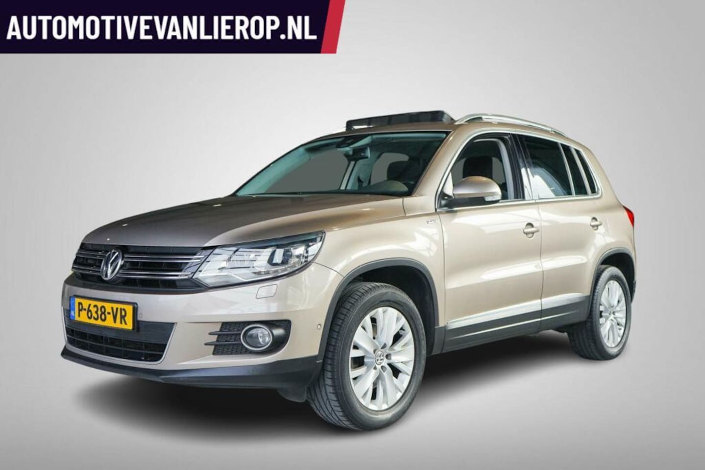 Volkswagen Tiguan - 1.4 TSI Life PANO | LED | TREKHAAK | STOELVERWARMING - AutoWereld.nl