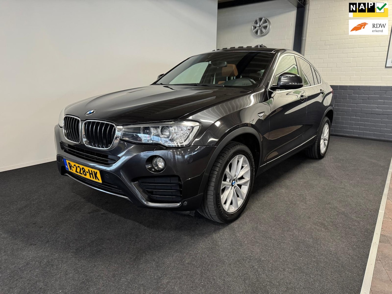 BMW X4 - XDrive20i Centennial High Executive /184PK/ CAMERA / LEDER - AutoWereld.nl