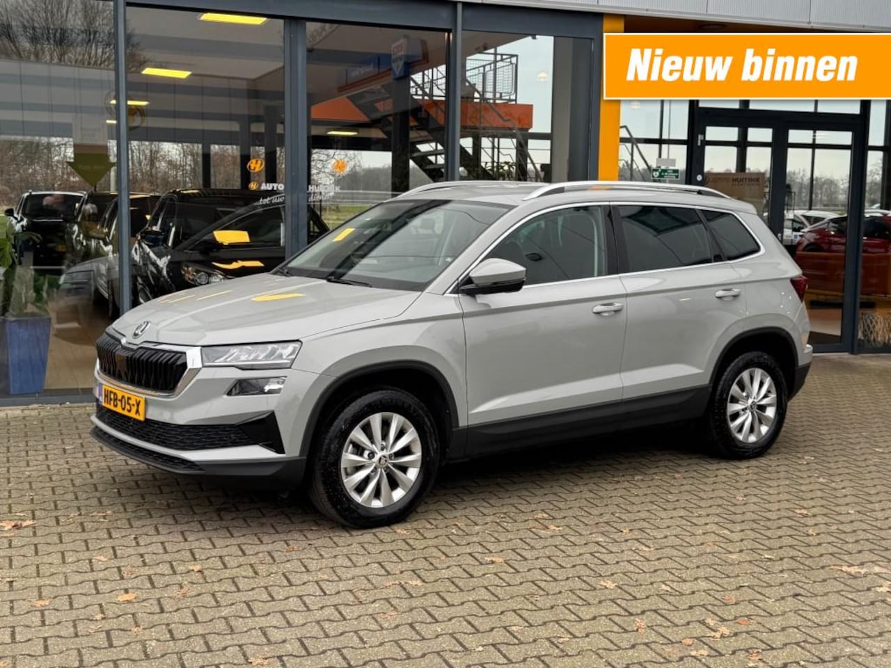 Skoda Karoq - 1.5 TSI ACT Business Edition - camera - adaptive cruise - led - AutoWereld.nl