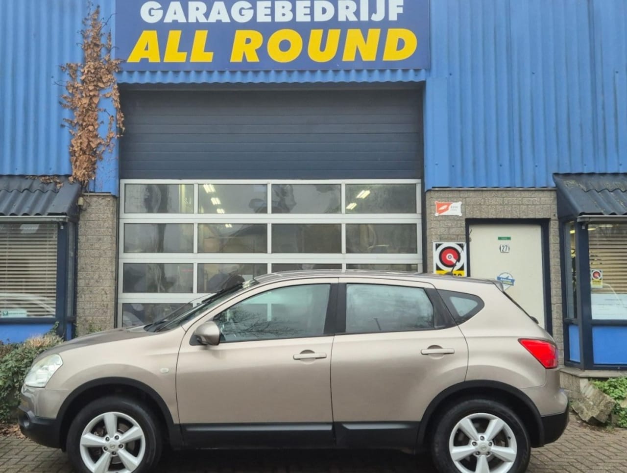 Nissan Qashqai - 1.6 Acenta* cruise control* airco automatisch*trekhaak*camera*li - AutoWereld.nl