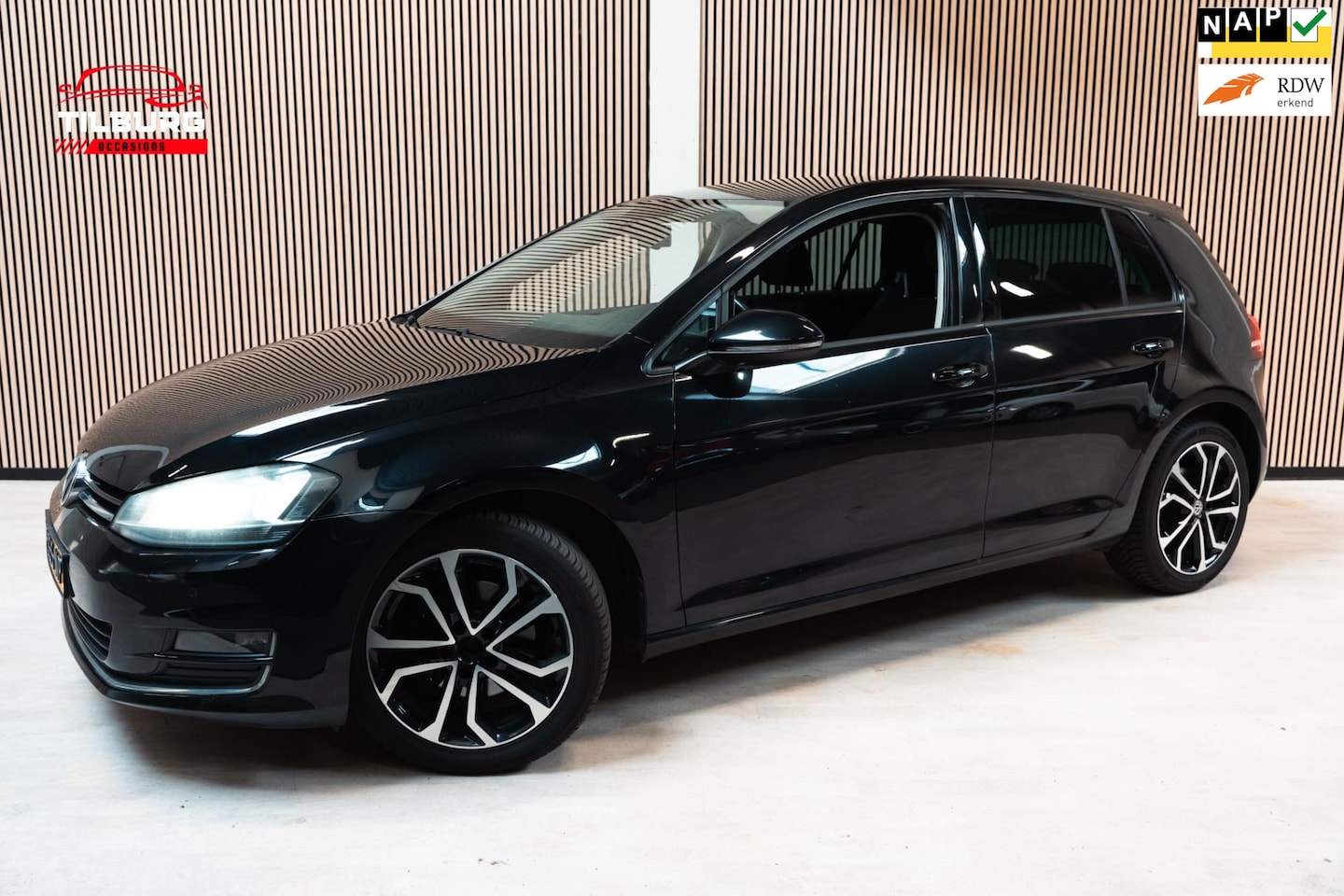 Volkswagen Golf - 1.4 TSI Highline | LED | ACC | PDC | - AutoWereld.nl