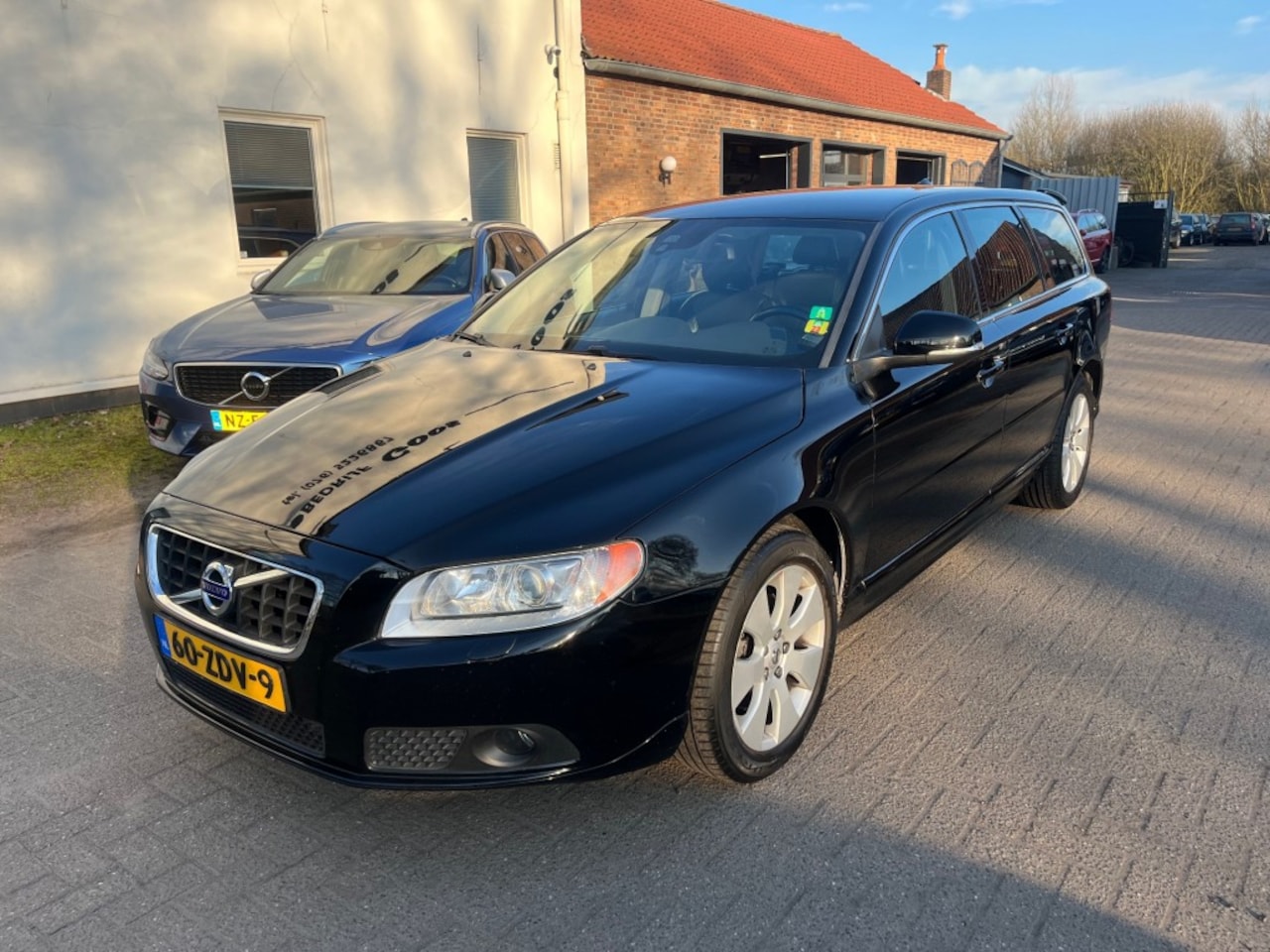 Volvo V70 - T4 Momentum Leder Stoelverwarming - AutoWereld.nl