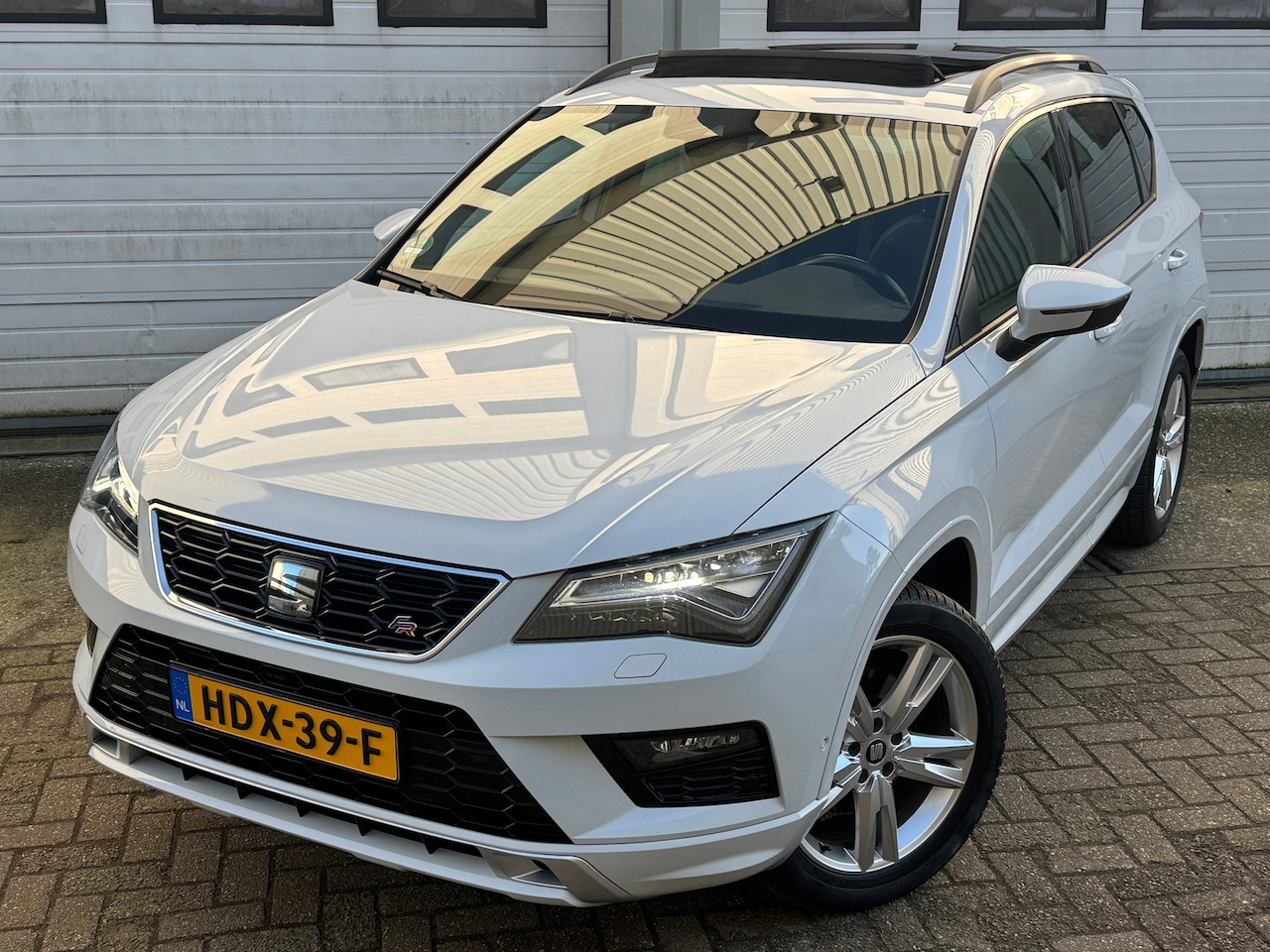 Seat Ateca - 2.0 EcoTSI FR 4DRIVE Led/Acc/Front/Blind/Carplay/Navi/Keyl/Drive/Xenon - AutoWereld.nl