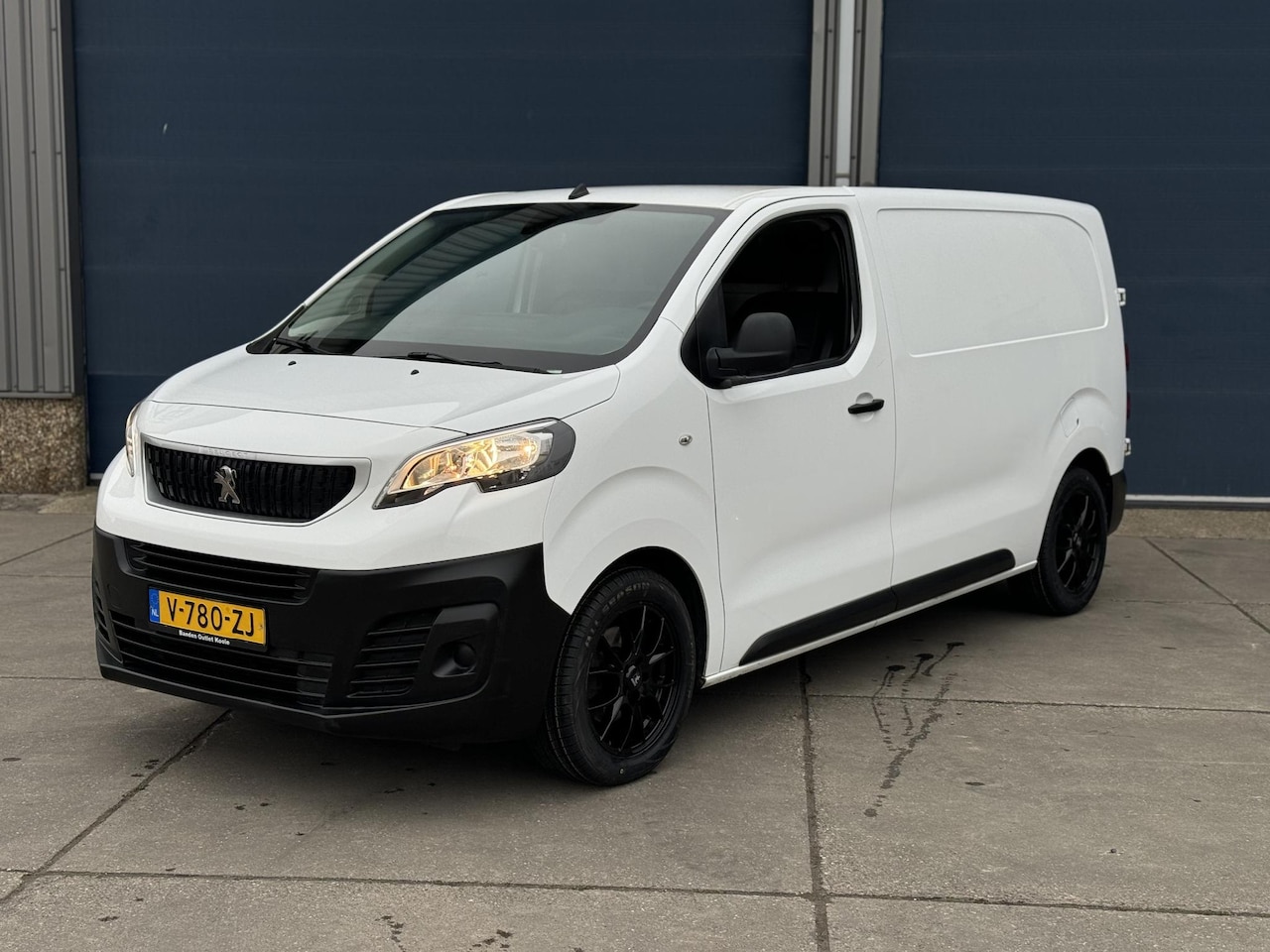 Peugeot Expert - 226S 1.6 BlueHDI 95 Premium AIRCO / CRUISE CONTROLE / 3 ZITS - AutoWereld.nl