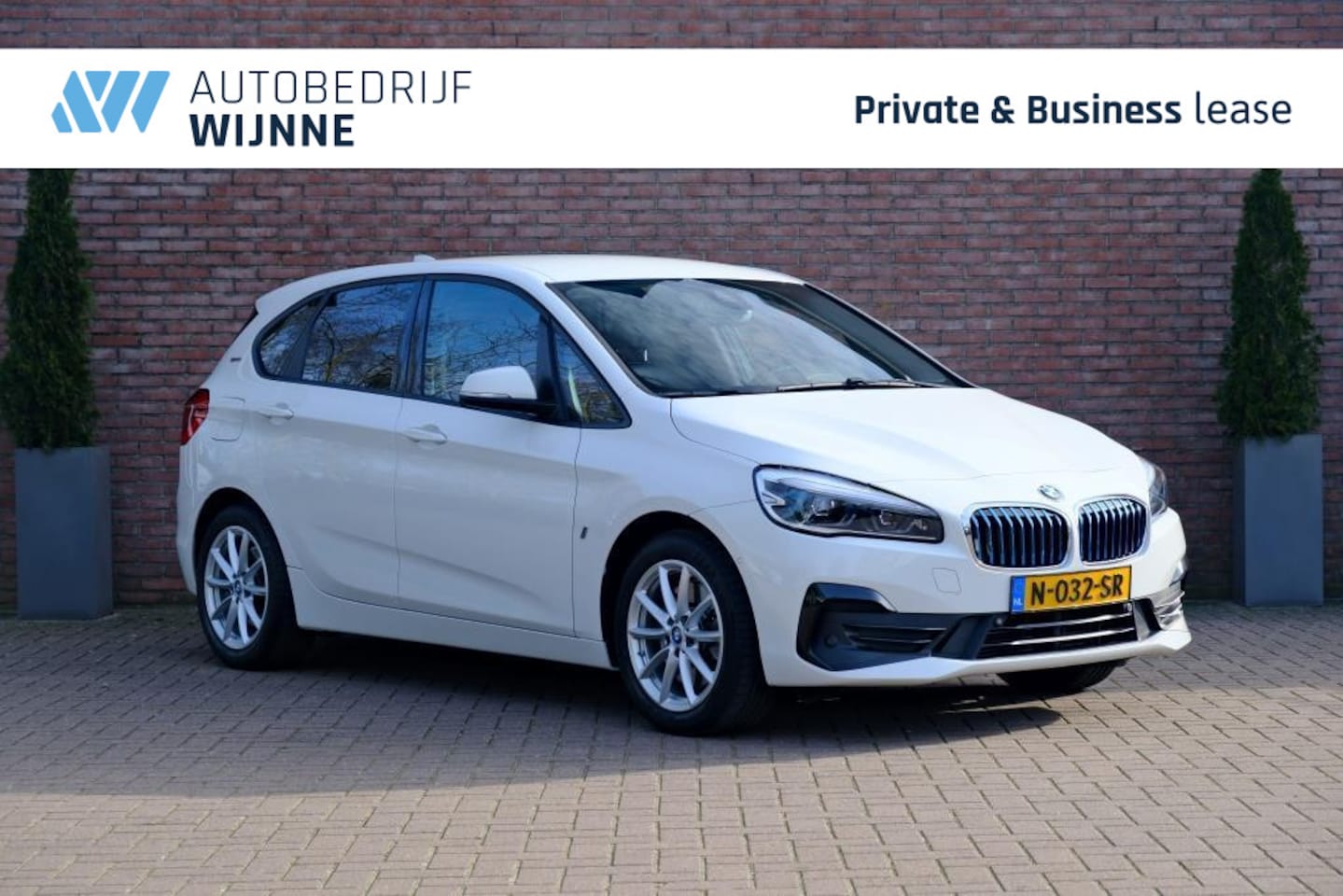 BMW 2-serie Active Tourer - 225xe iPerformance Executive | Navi | Cruise | Climate | Elektrische Achterklep | Trekhaak - AutoWereld.nl