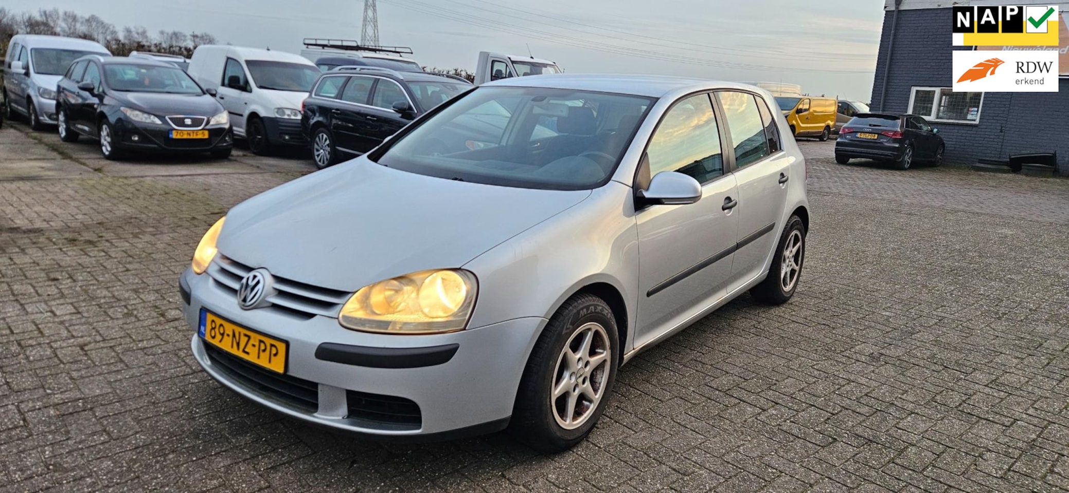 Volkswagen Golf - 2.0 FSI Comfortline apk 02-2026 5 deurs Airco - AutoWereld.nl