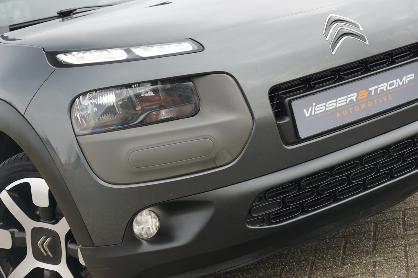 Citroën C4 Cactus - 1.2 82PK Shine | Gris Platinium | Camera/LMV/PDC/PANO - Super compleet! - AutoWereld.nl