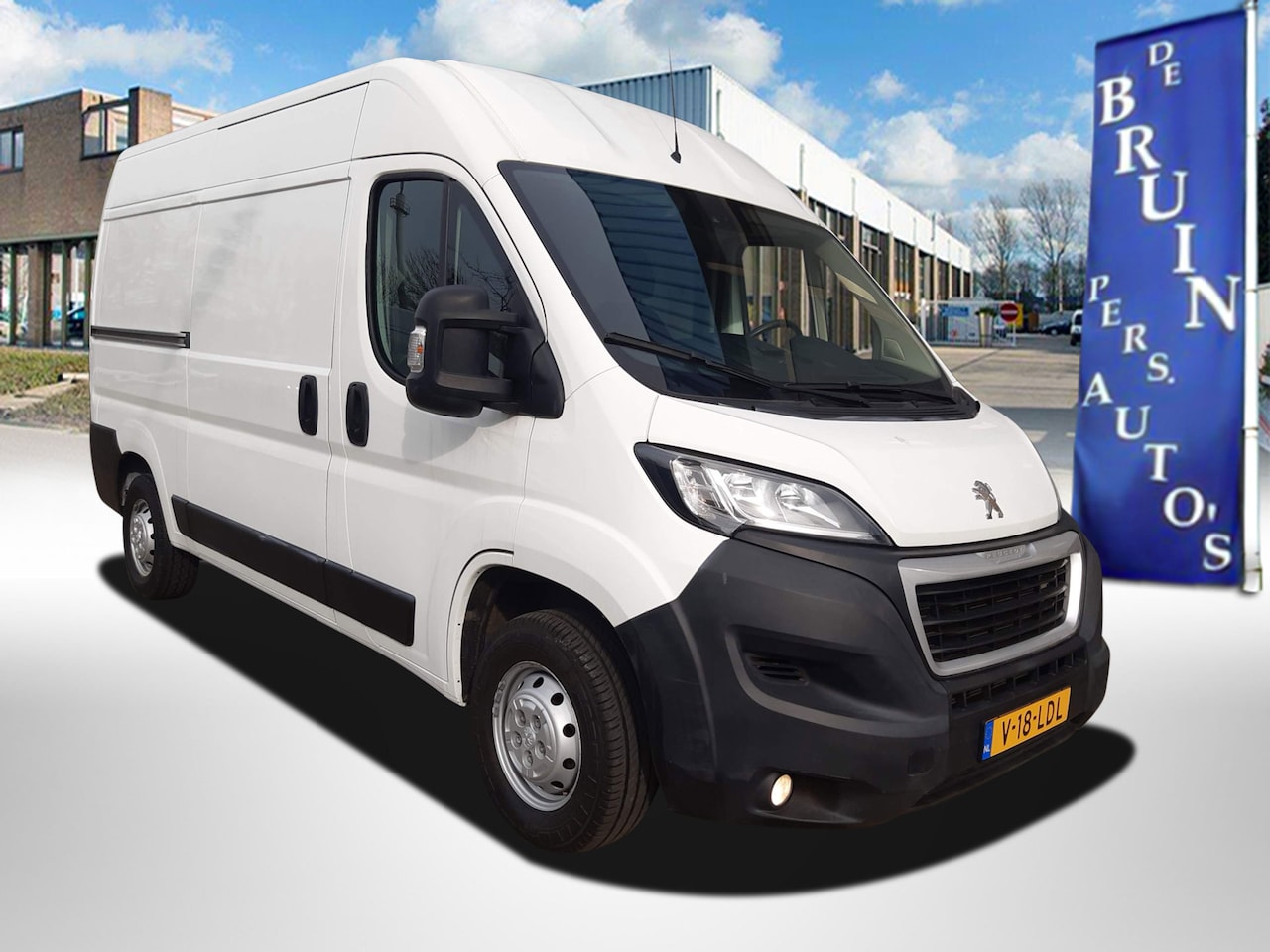 Peugeot Boxer - 2.2 BlueHDi 140 Pk L2H2 Airco Cruise control Navigatie - AutoWereld.nl