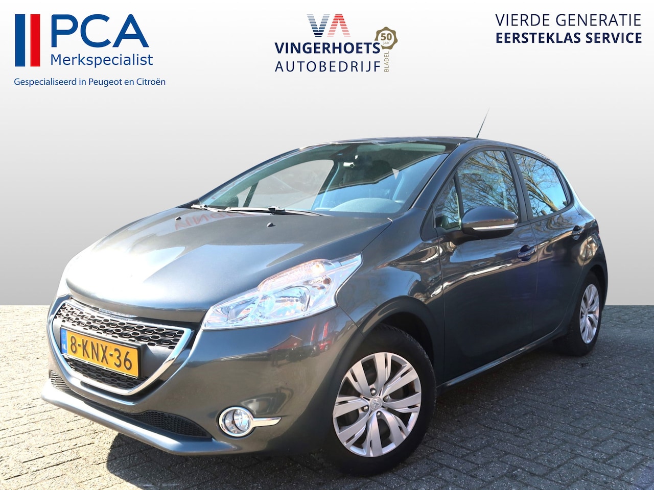 Peugeot 208 - 1.2 VTi Envy 5-deurs Benzine * Navigatie * Bleutooth * Climate & Cruise Control * Trekhaak - AutoWereld.nl