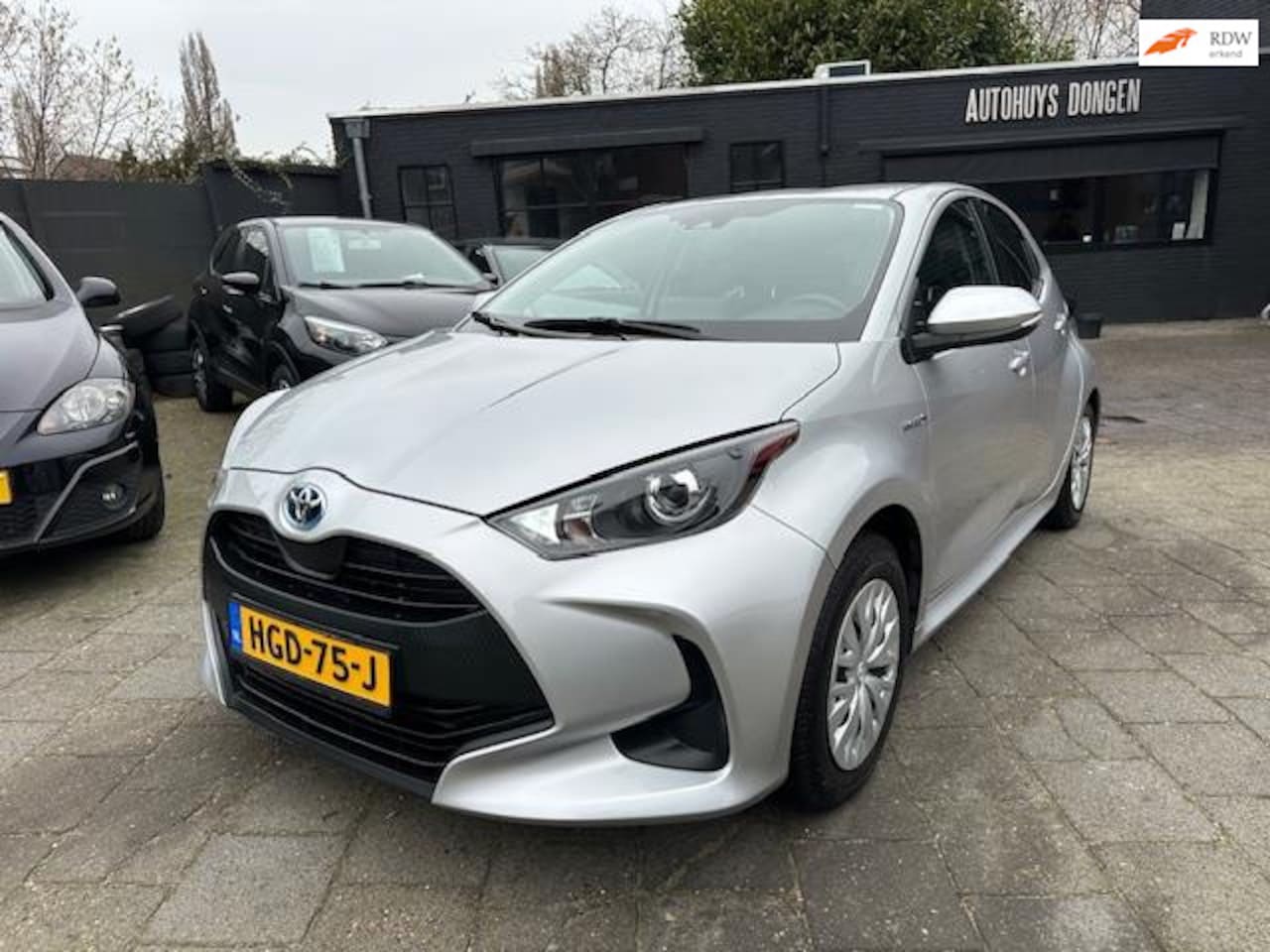 Toyota Yaris - 1.5 Hybrid (116pk)! Navi! Trekhaak! - AutoWereld.nl