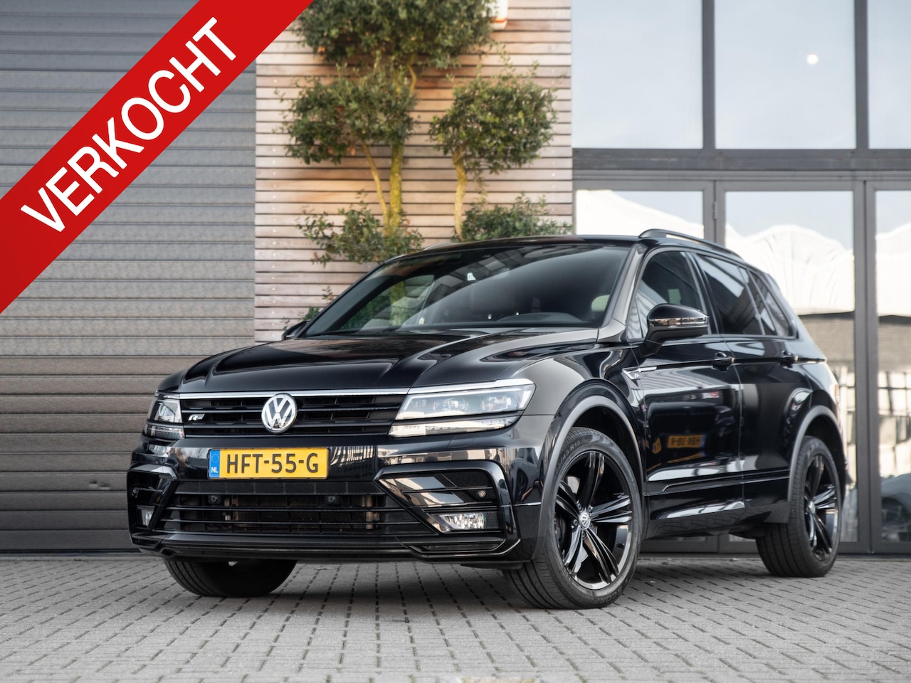 Volkswagen Tiguan - 2.0 TSI 4Motion 3x R-Line Virtual Leer ACC Trekhaak - AutoWereld.nl