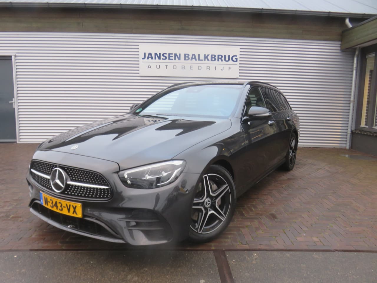 Mercedes-Benz E-klasse Estate - 200 Business Solution AMG auto is nieuw night pakket - AutoWereld.nl