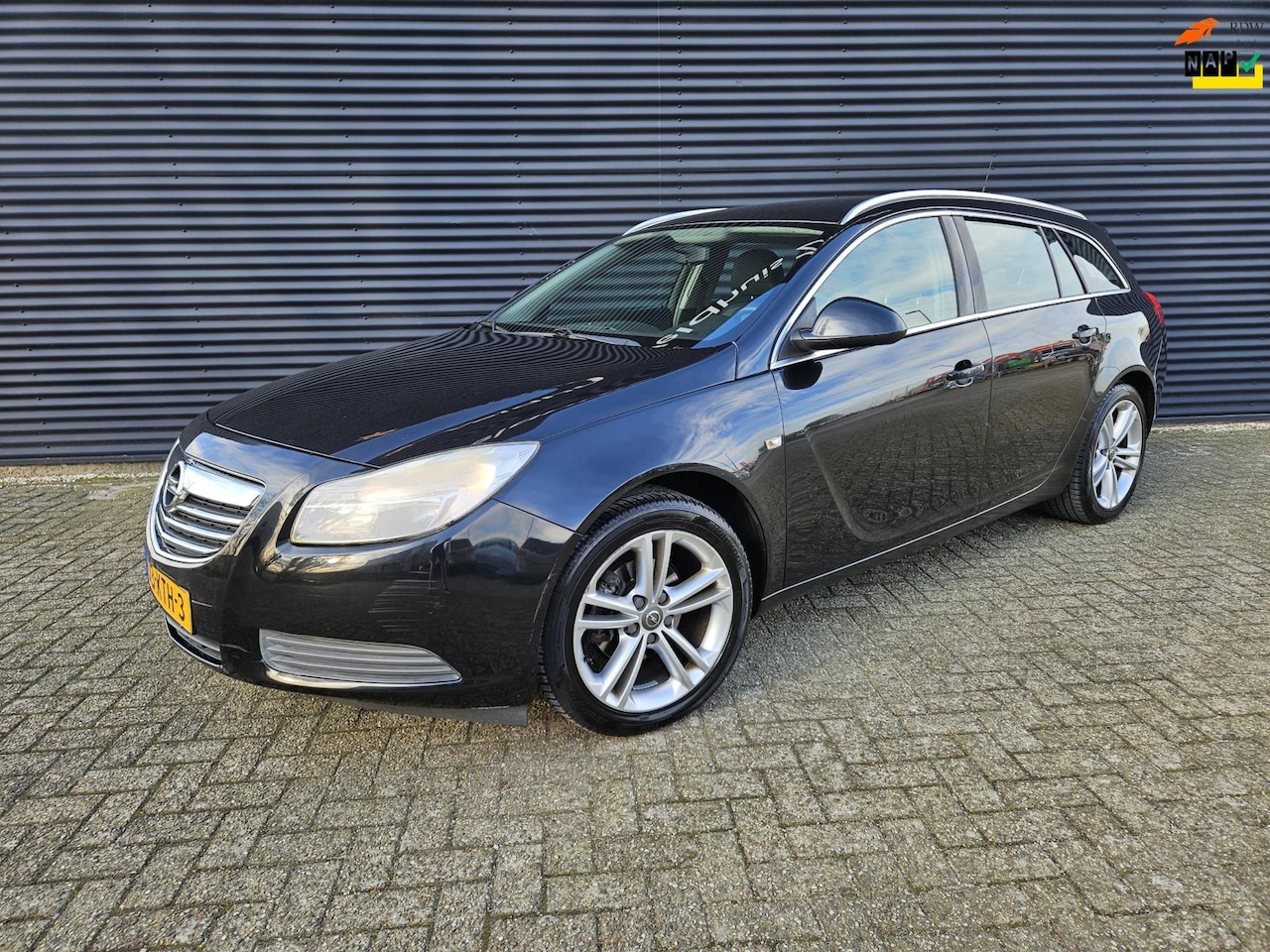 Opel Insignia Sports Tourer - - 1.8 Edition | 2010 | LEDER | CLIMA | NAP! - AutoWereld.nl