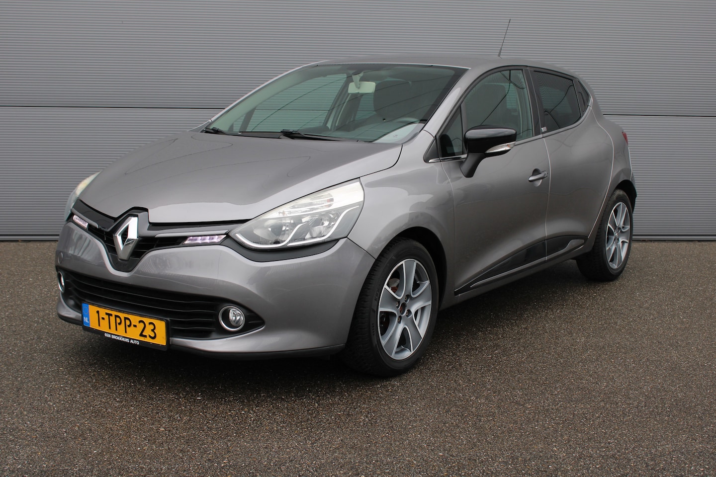 Renault Clio - 0.9 TCe ECO Night&Day AIRCO | NAVI | LM VELGEN | - AutoWereld.nl