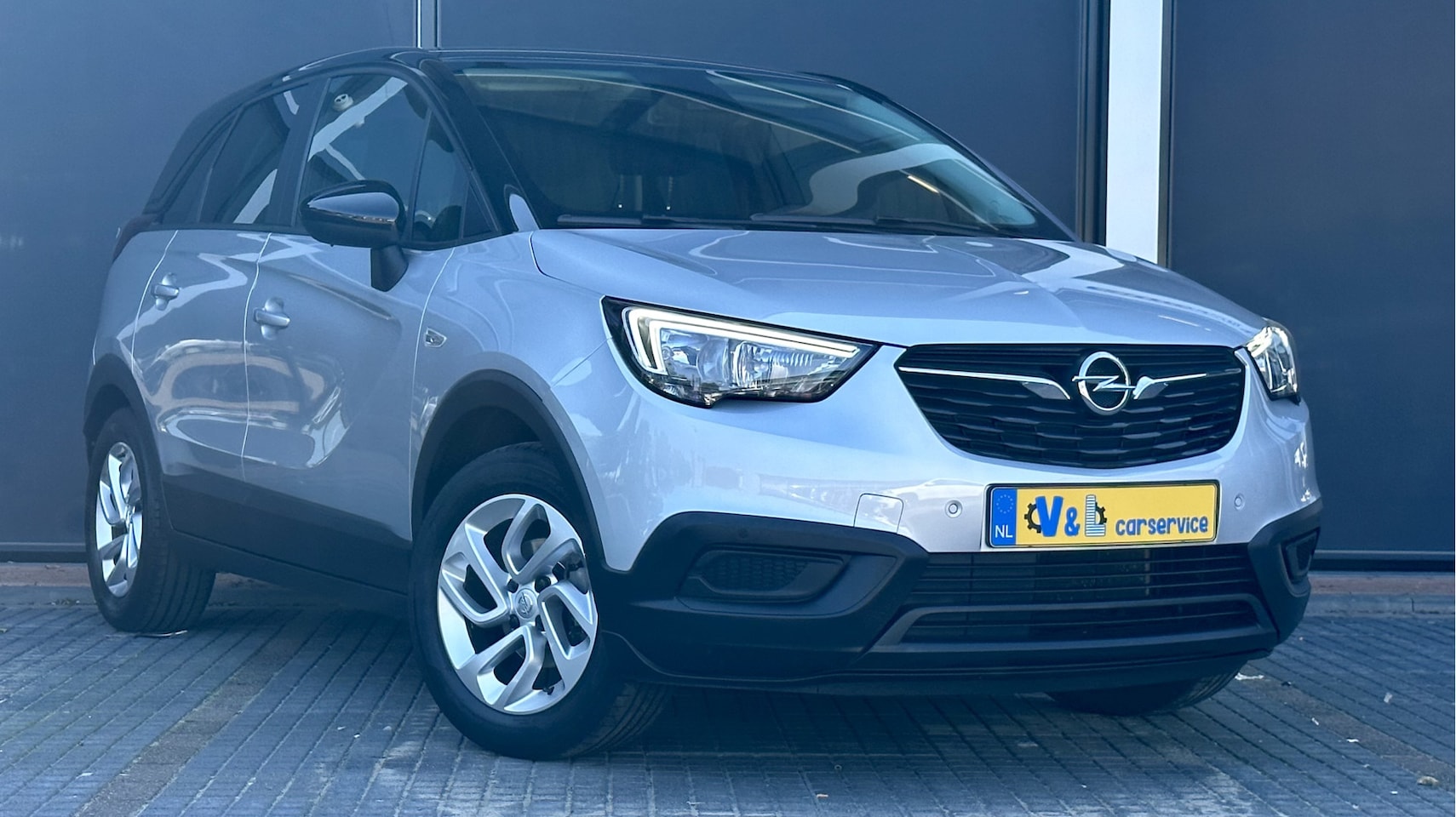 Opel Crossland X - 1.2 Innovation / PDC / Stoel/stuur verwarm. / BiTone - AutoWereld.nl