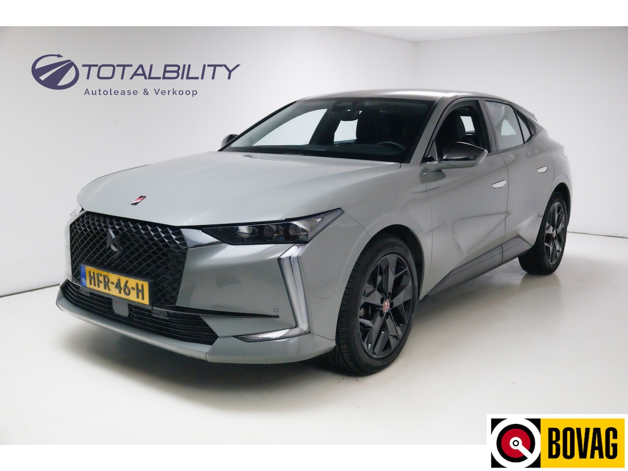 DS 4 - 1.2 Performance Black Line 130 PK | LMV 19" Zwart | Camera | App. connect Leder/Alcantara - AutoWereld.nl