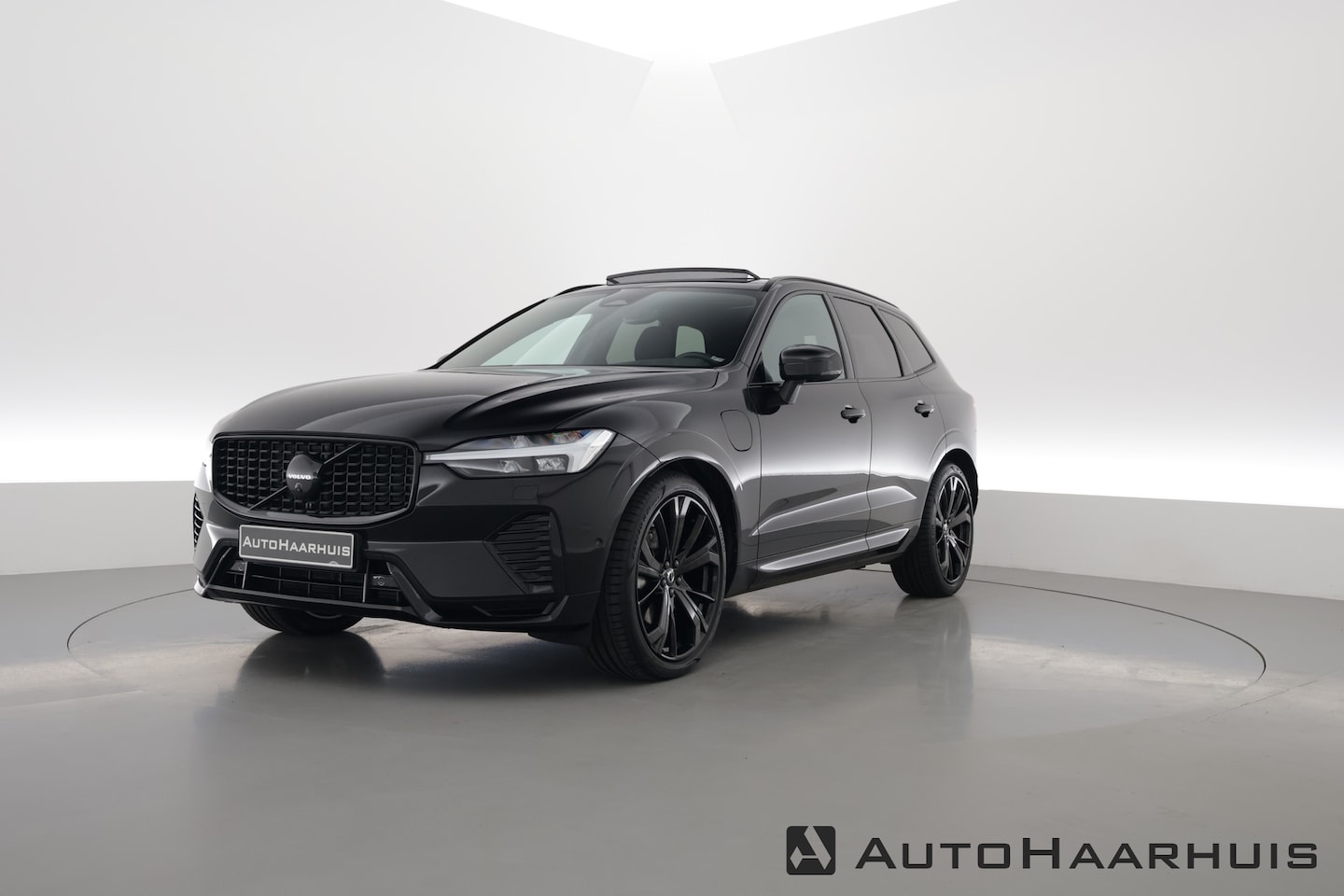 Volvo XC60 - T6 Recharge Plus Black Edition | Luchtvering | Pano | Stoelventilatie | H&K | 360cam | Pil - AutoWereld.nl