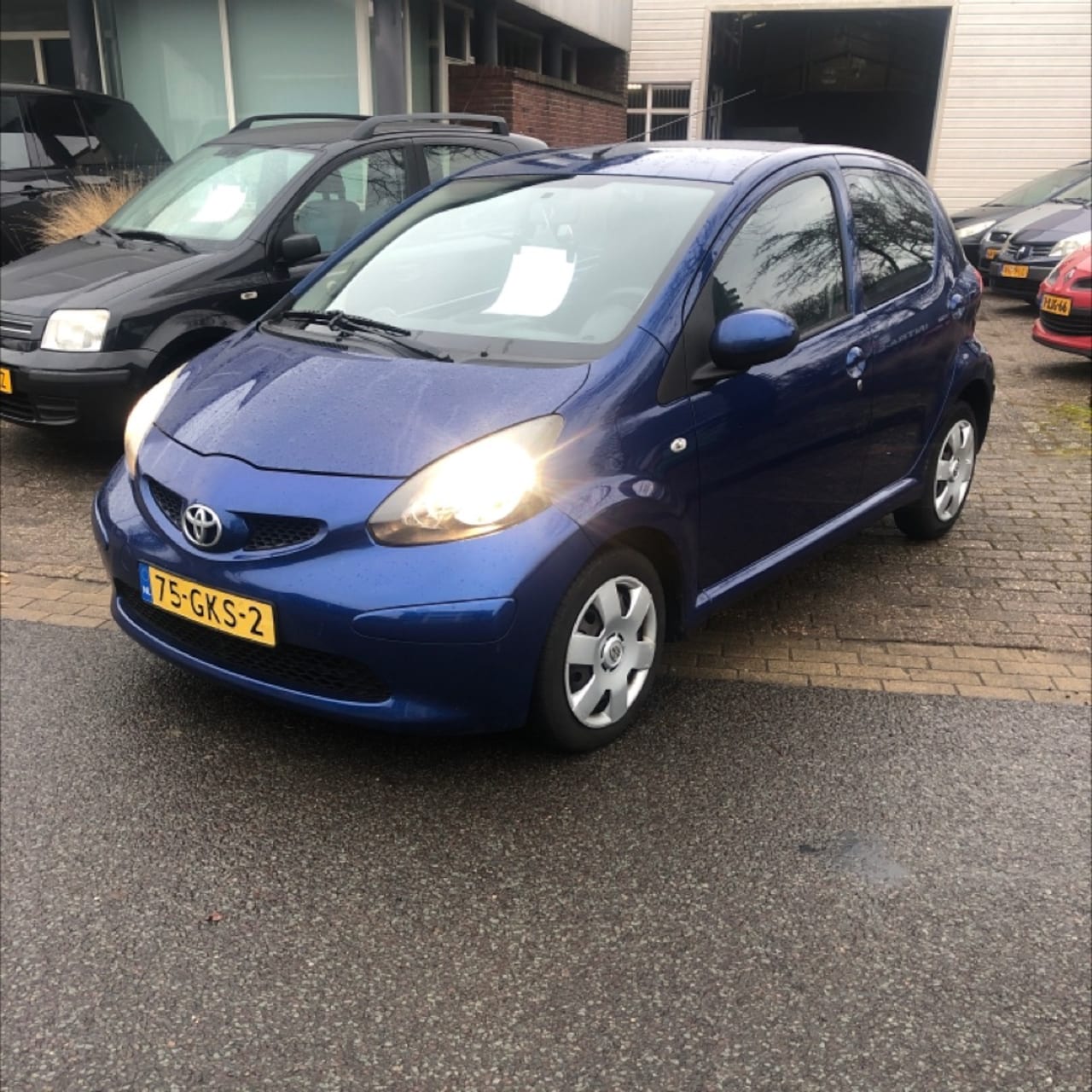 Toyota Aygo - 1.0-12V + Keurig nette en goed onderhouden auto. 5 Deurs,Electr ramen,Cv enz. Auto krijgt - AutoWereld.nl