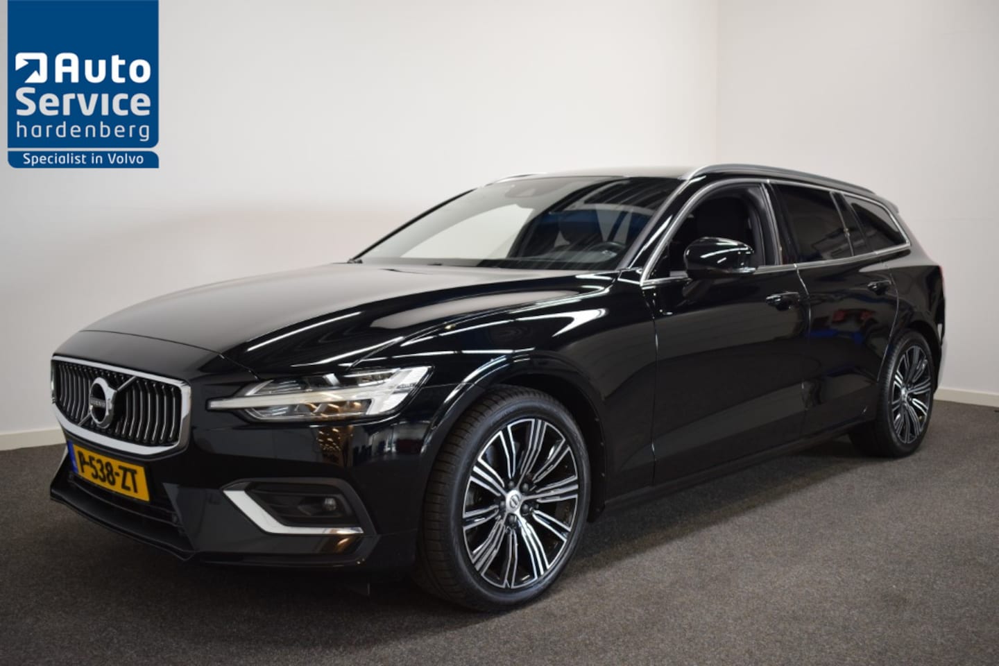 Volvo V60 - 2.0 T5 250pk AUT8 Inscription Head-up/ Adapt. Cruise/ Trekhaak 1800kg/ Camera enz.. - AutoWereld.nl