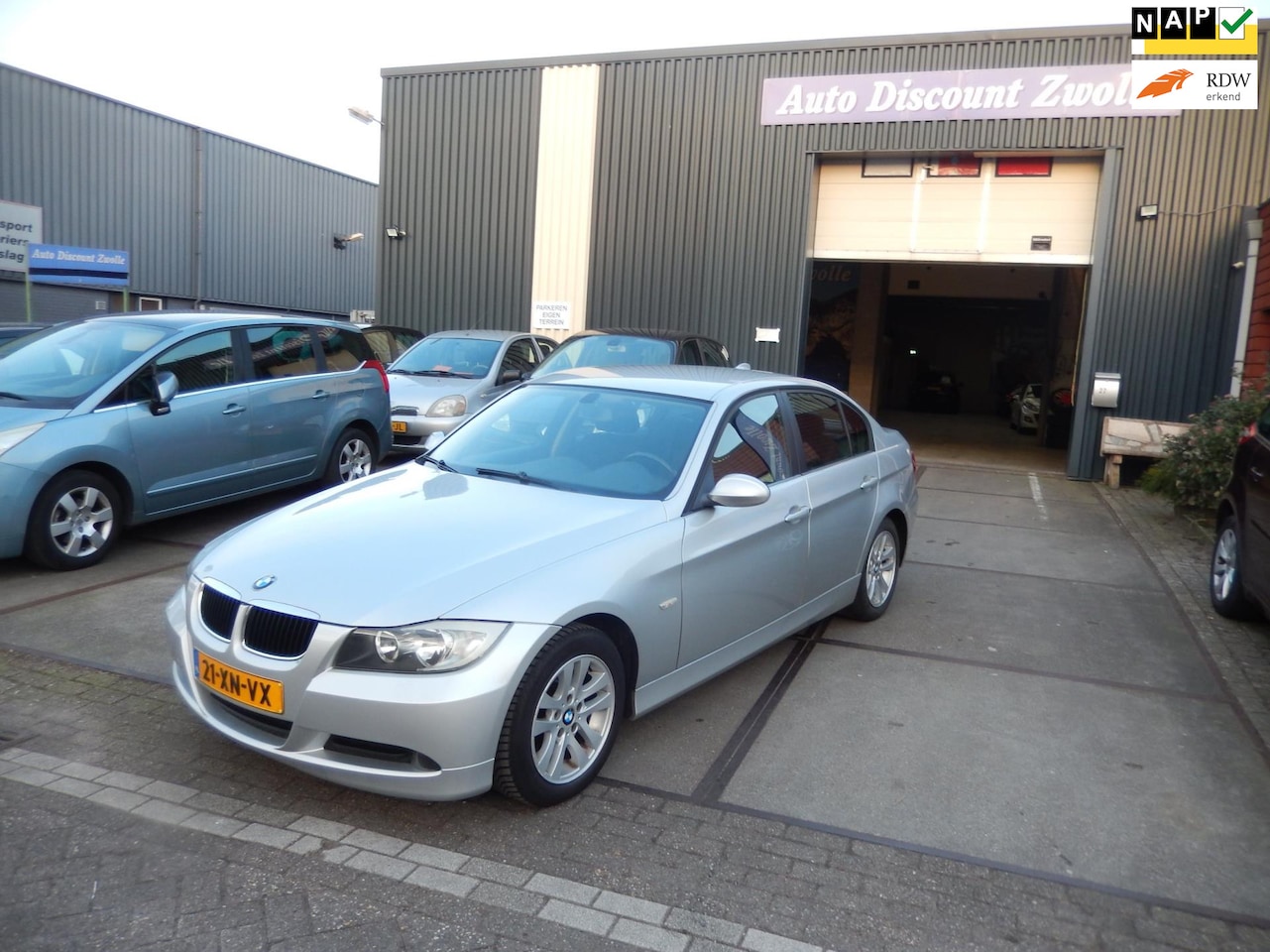 BMW 3-serie - 318i Business Line APK TOT 14-02-2026 - AutoWereld.nl