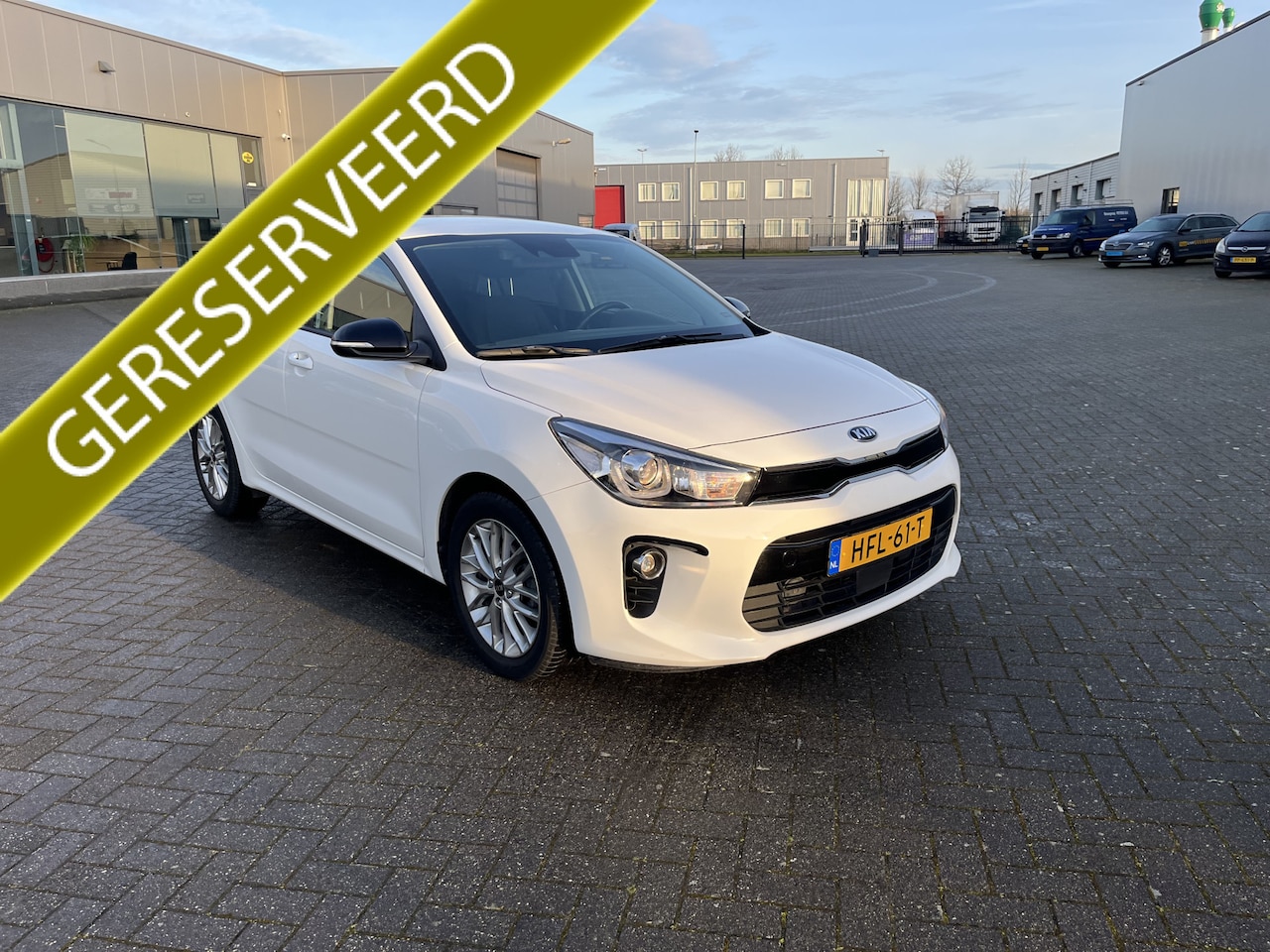 Kia Rio - 1.4 CVVT ExecutiveLine 100pk 4 cil - AutoWereld.nl