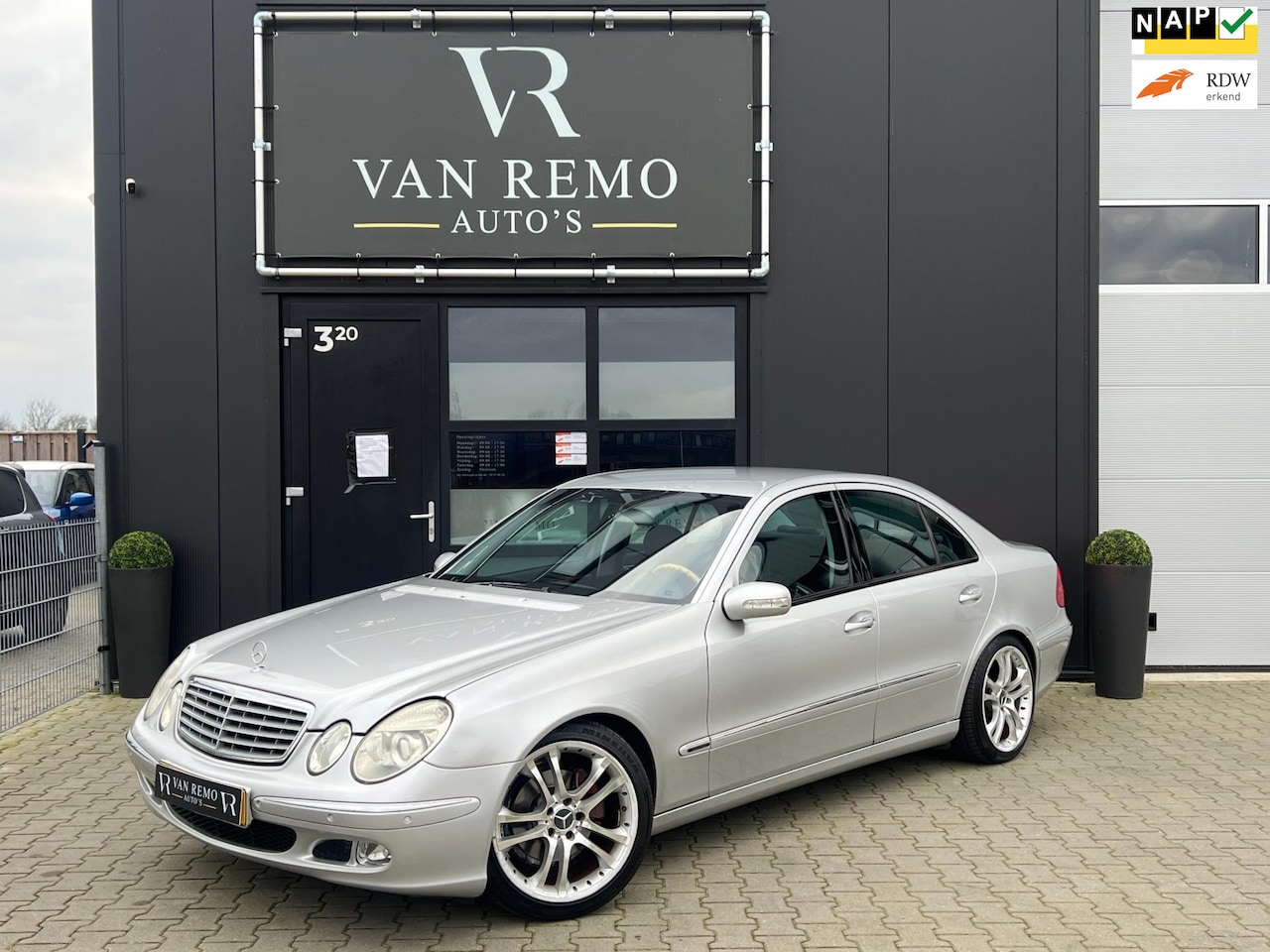 Mercedes-Benz E-klasse - 240 Avantgarde Automaat|Clima|Cruise|Orig NL|Nap! - AutoWereld.nl