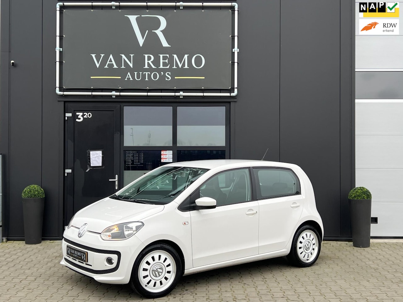 Volkswagen Up! - 1.0 high up! BlueMotion Airco|Navi|5drs|Orig NL|Nap|13 Mnd APK! - AutoWereld.nl