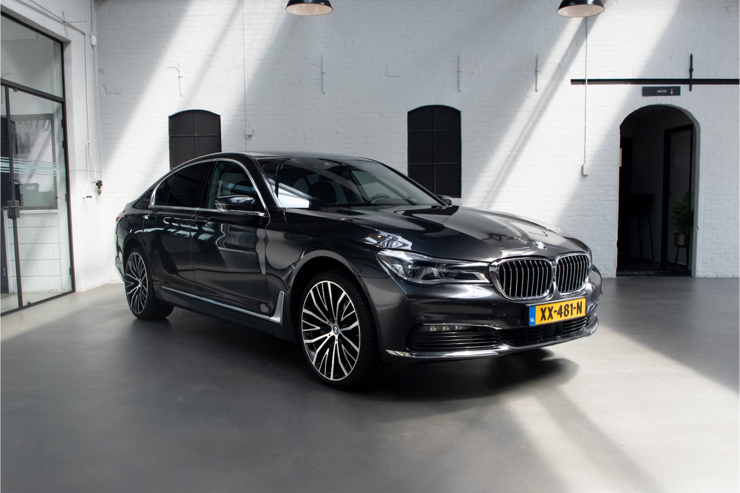 BMW 7-serie - 740e iPerformance High Executive HEAD-UP / SOFTCLOSE / PANO / LEER - AutoWereld.nl