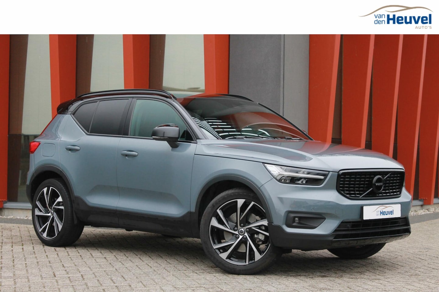 Volvo XC40 - T5 Recharge R-Design | Parkeercamera | Pilot Assist | Trekhaak | BLIS | Glossy Black | Har - AutoWereld.nl