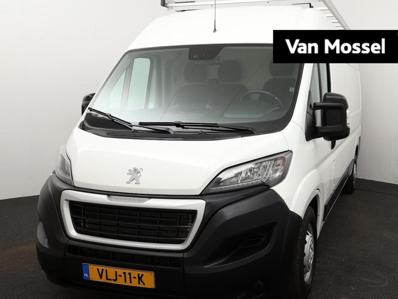 Peugeot e-Boxer - 435 L3H2 Premium 70 kWh | Parkeersensoren | Imperiaal | Vloer in laadruimte - AutoWereld.nl