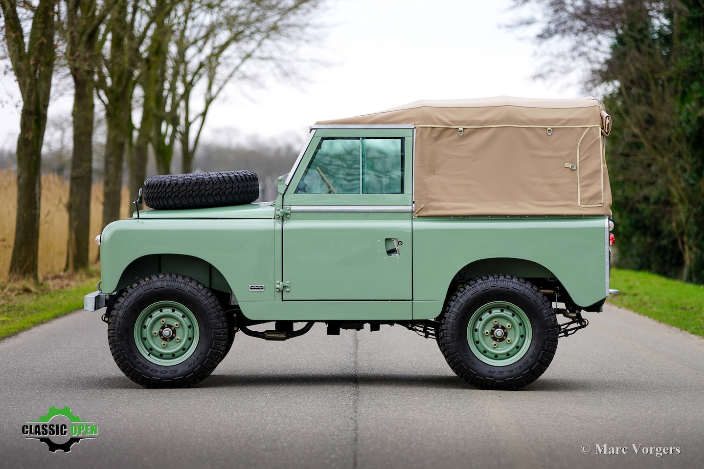 Land Rover 88 - Serie IIa - AutoWereld.nl