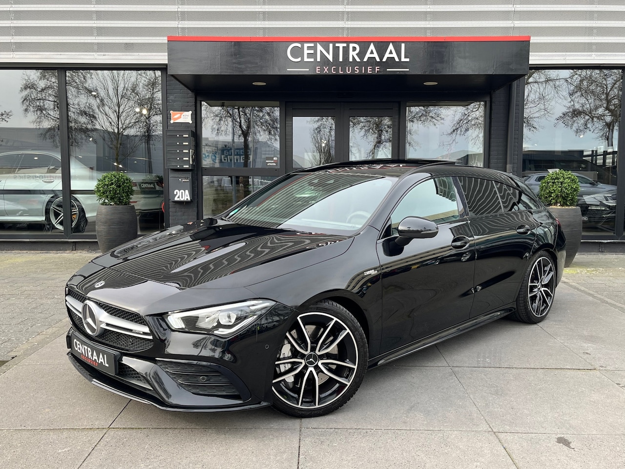 Mercedes-Benz CLA-klasse Shooting Brake - AMG 35 4MATIC 306PK|Pano|Burmester|Head-Up|Camera|Ambient Light|Carplay - AutoWereld.nl