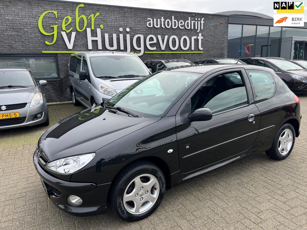 Peugeot 206 - 1.4 Forever. Airco - AutoWereld.nl