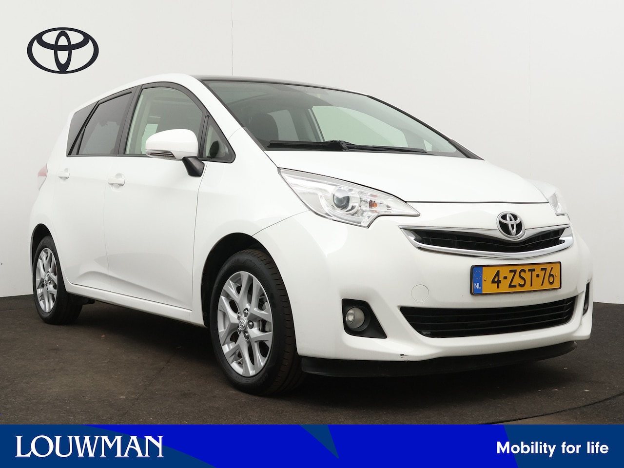 Toyota Verso S - 1.3 VVT-i Trend | Camera | Trekhaak | Panoramadak | LM velgen | Climate Control | Cruise C - AutoWereld.nl