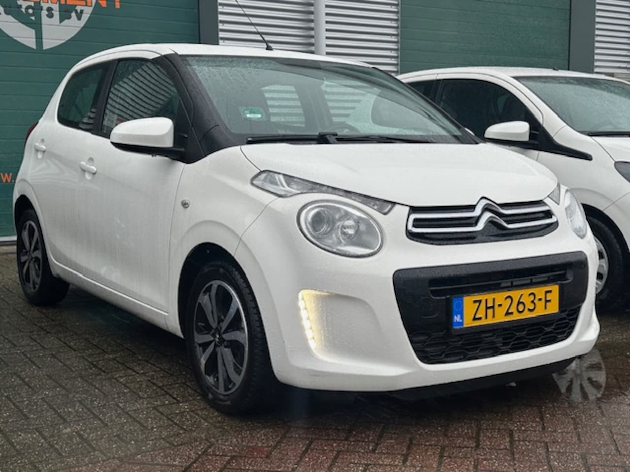 Citroën C1 - 1.0 VTi Shine / Carplay / Navi / Airco / Camera - AutoWereld.nl