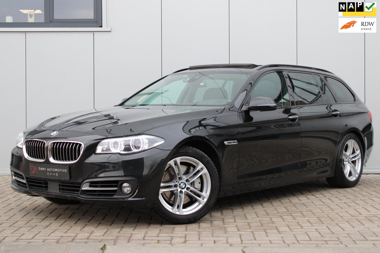 BMW 5-serie Touring - 528i Luxury PANO I ACC I MEMORY I ADAPTIVE BI-XENON I 360 CAM I LED I LEDER I - AutoWereld.nl