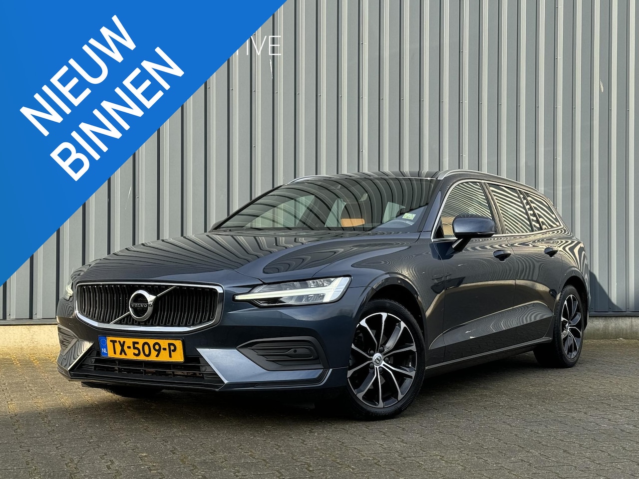 Volvo V60 - 2.0 D3 Momentum | Trekhaak | 4x stoelverw | Harman/Kardon - AutoWereld.nl