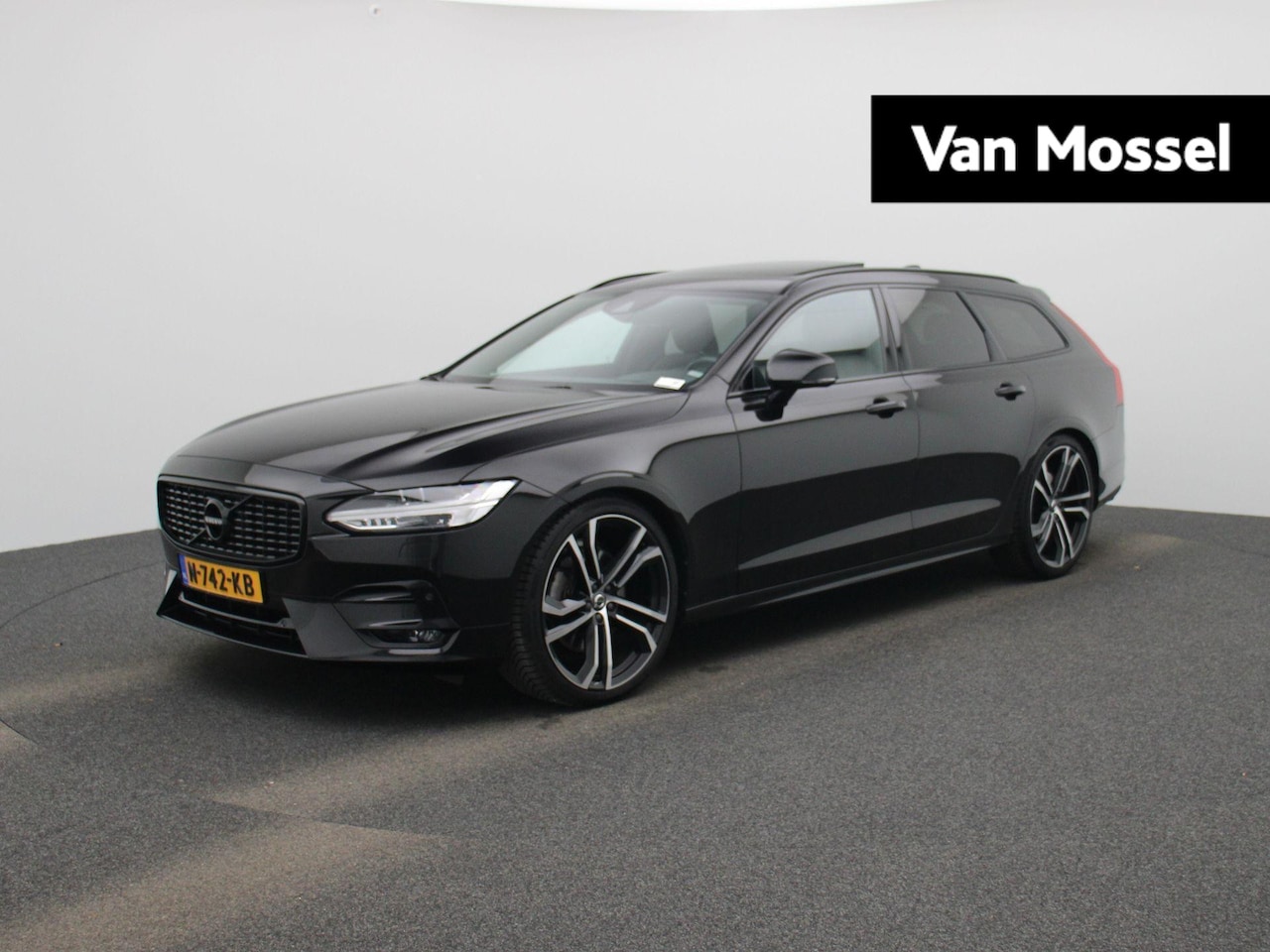 Volvo V90 - 2.0 T4 R-Design 190PK AUTOMAAT | Head Up | Panoramadak | Harman/Kardon | Leder - AutoWereld.nl