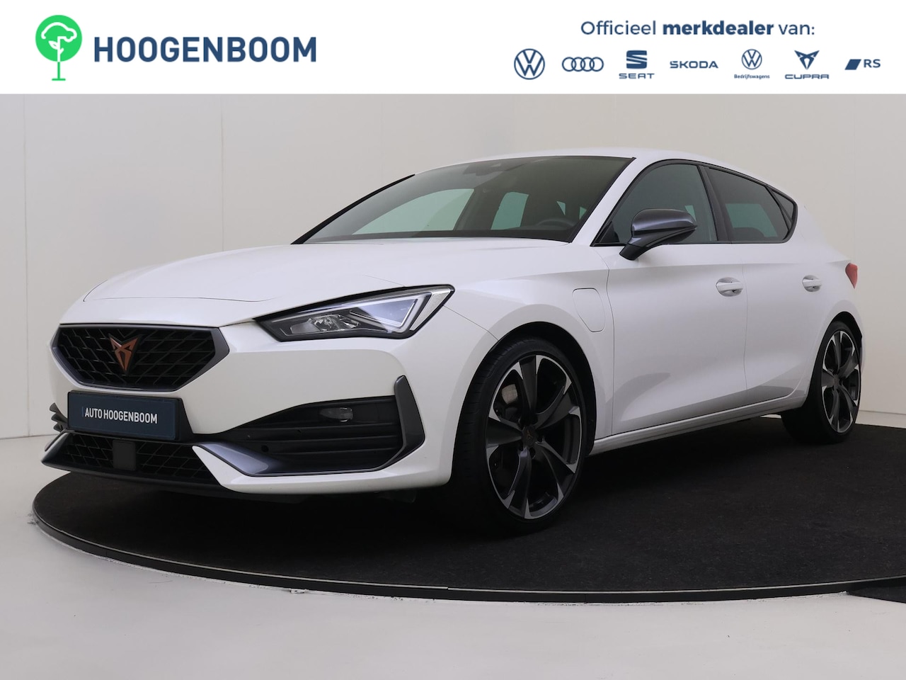 CUPRA Leon - 1.4 e-Hybrid VZ Adrenaline | Keyless | Stoel- en stuurwielverwarming | 3-zone airco | Navi - AutoWereld.nl