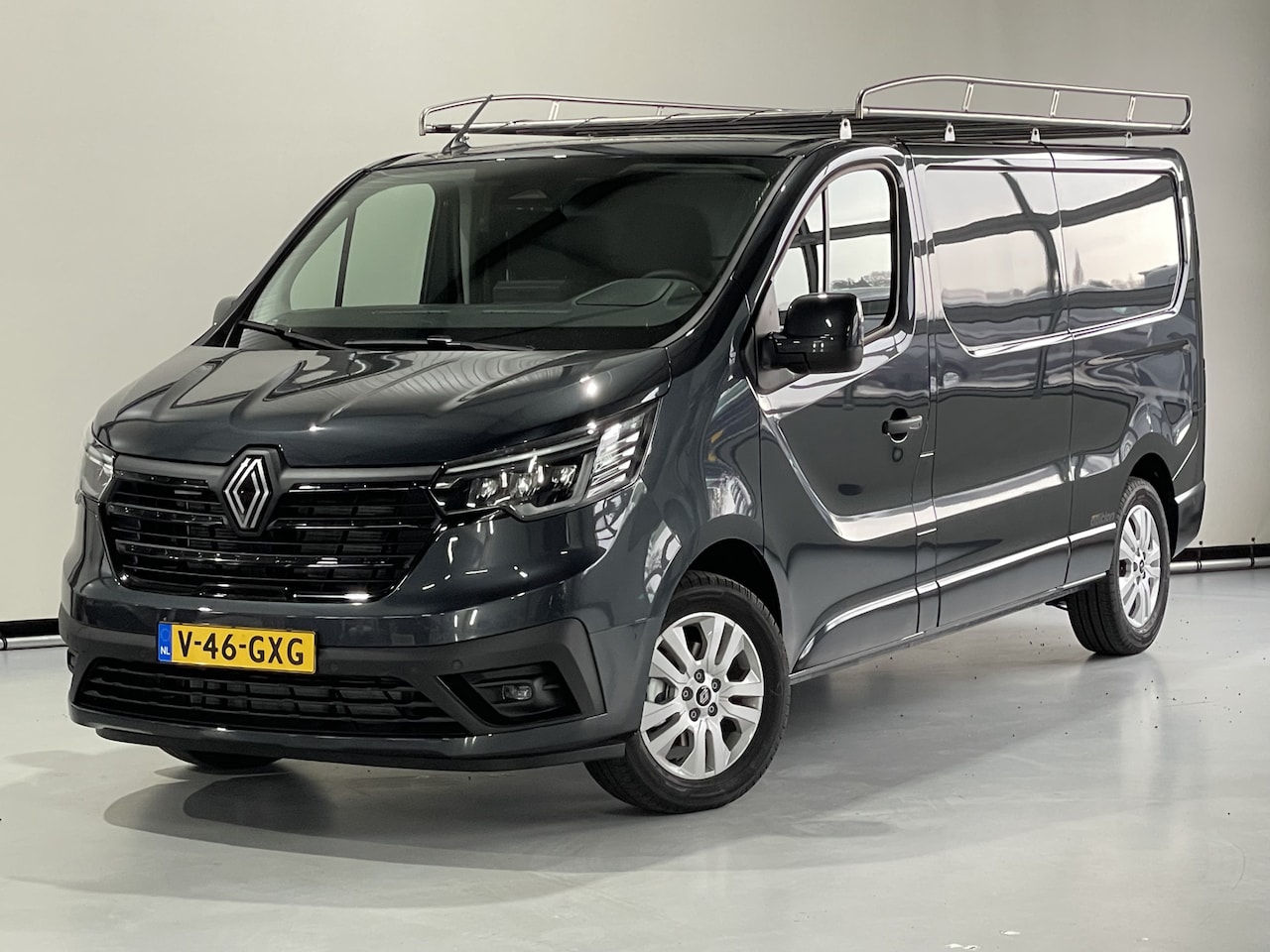 Renault Trafic - 2.0 Blue dCi 170 AUT L2H1 Extra Imperiaal / Betimmering / trekhaak - AutoWereld.nl