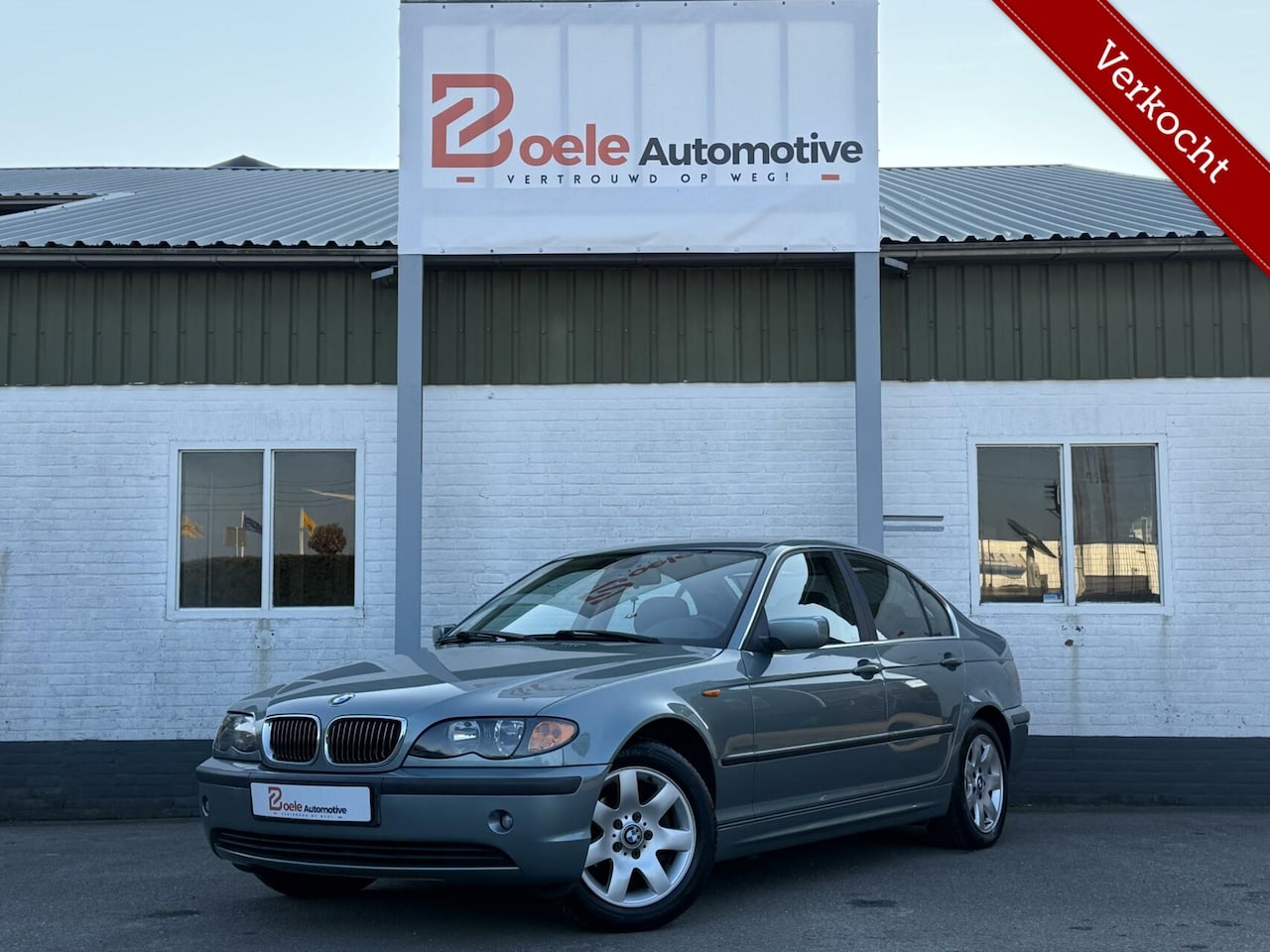 BMW 3-serie - 320i Executive / 6-Cyl. / Clima / Cruise / Trekhaak - AutoWereld.nl