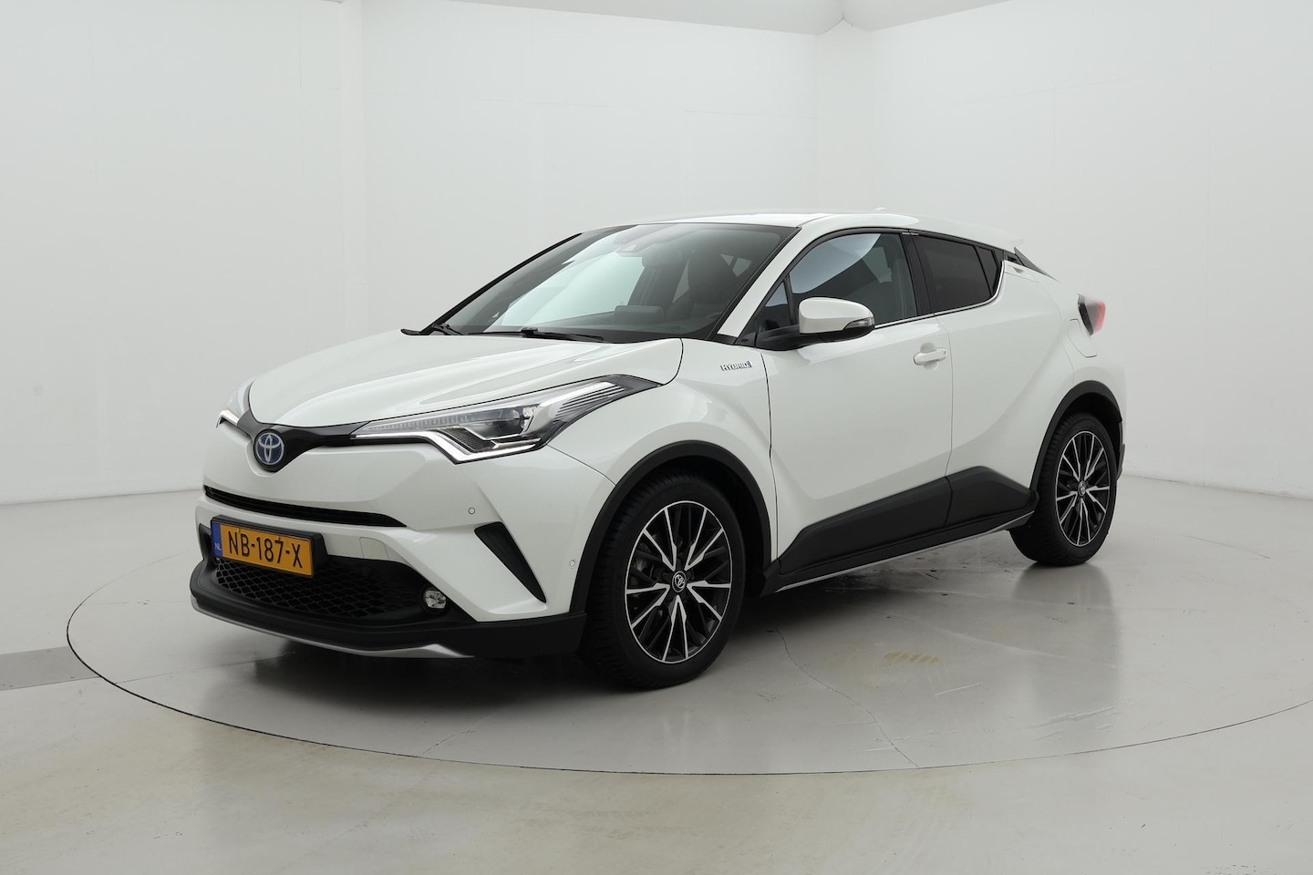 Toyota C-HR - 1.8 Hybrid Premium Dodehoek JBL Automaat - AutoWereld.nl