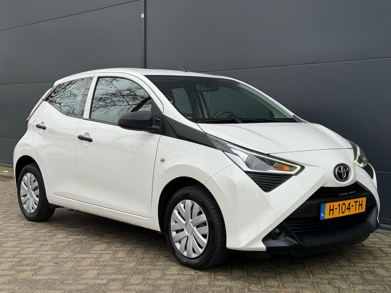 Toyota Aygo - 1.0 VVT-i x-fun AIRCO | ELEK RAMEN | 1STE EIGEN | BTW | NWE APK - AutoWereld.nl