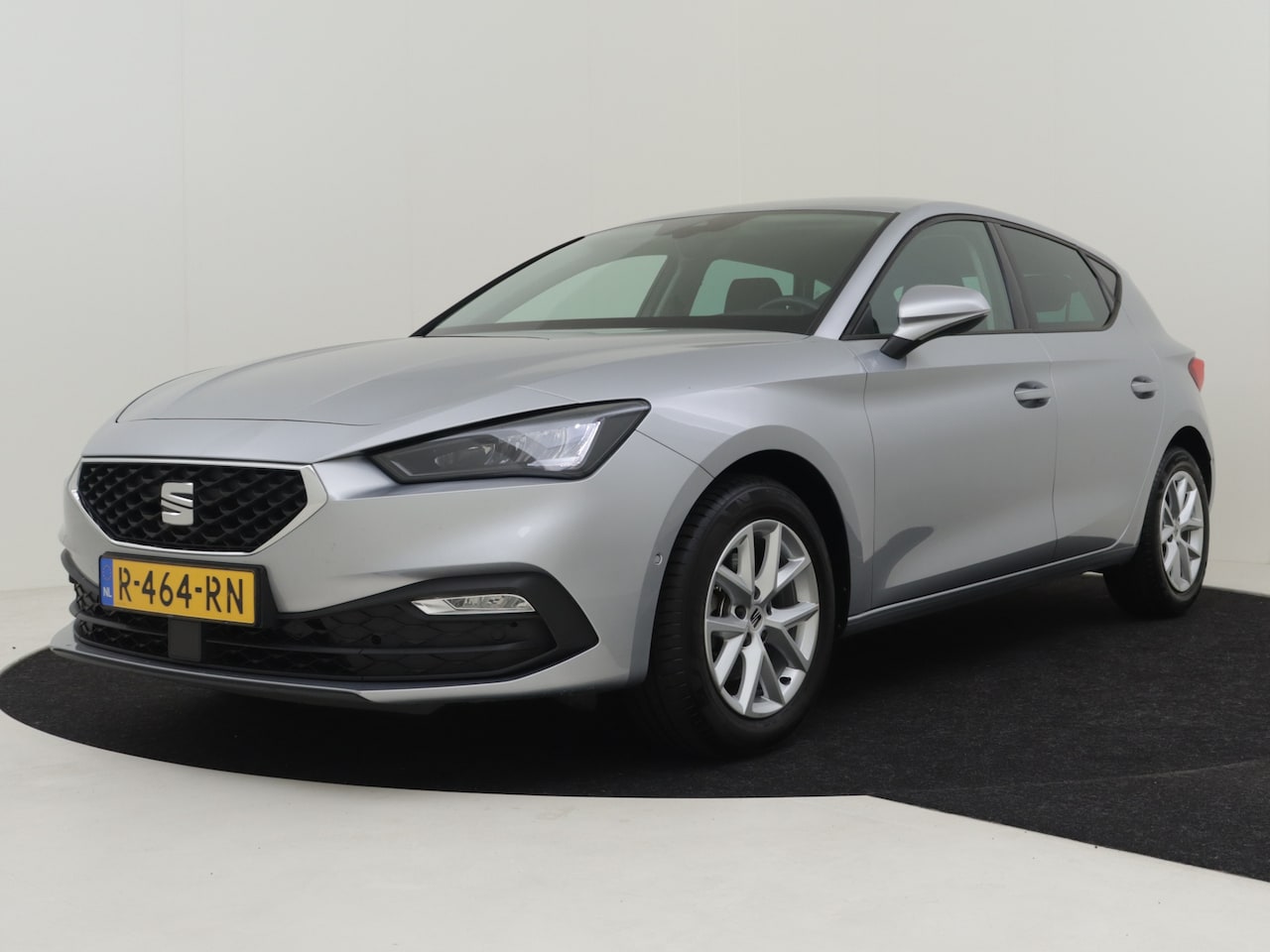 Seat Leon - 1.0 eTSI MHEV 110PK DSG/AUTO Style Business Intense | Navigatie | Climate Control | Achter - AutoWereld.nl