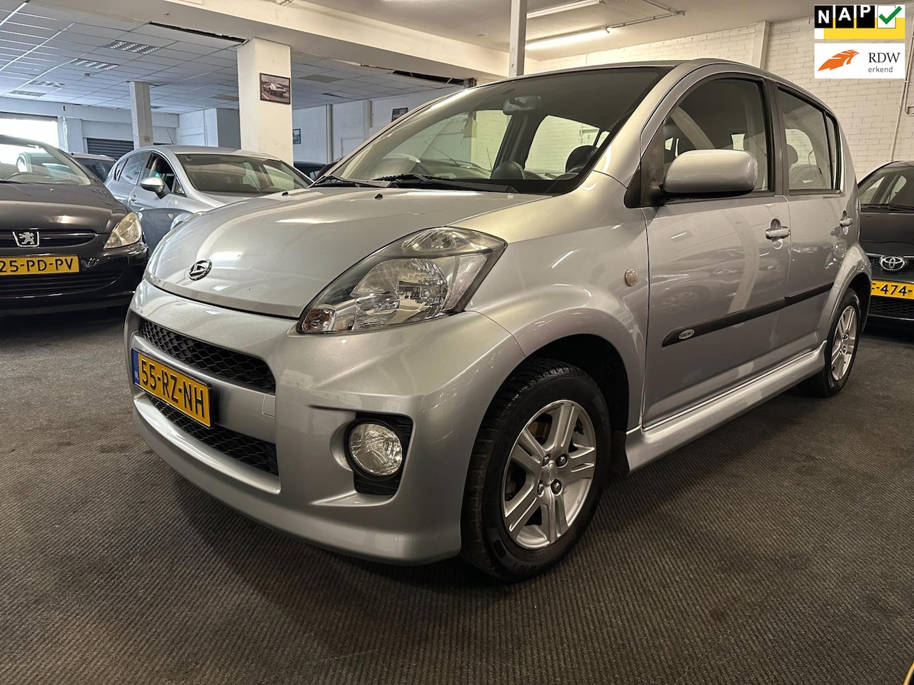 Daihatsu Sirion 2 - 1.3-16V Sport/Airco/Trekhaak/Cruise control/1e eigenaar - AutoWereld.nl