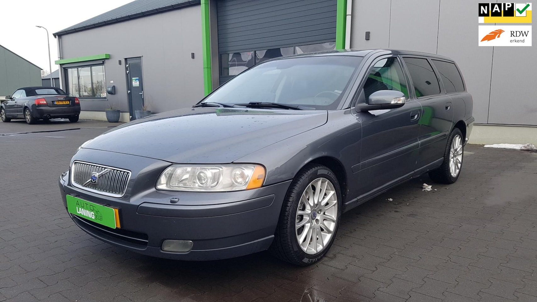 Volvo V70 - 2.0T Edition II Sport in zeer nette staat en perfect onderhouden! Trekhaak Leder Airco Nav - AutoWereld.nl