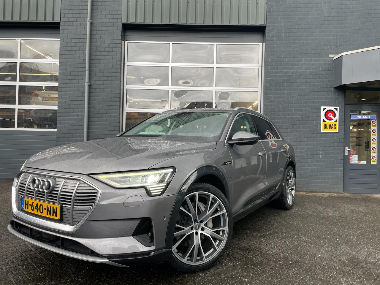 Audi e-tron - E-Tron 55 Quattro |LEDER|CARPLAY|CAMERA|ACC|STOELVERW.|LMV 22''|ELEK. INTER.|ELEK.KLEP|NL- - AutoWereld.nl