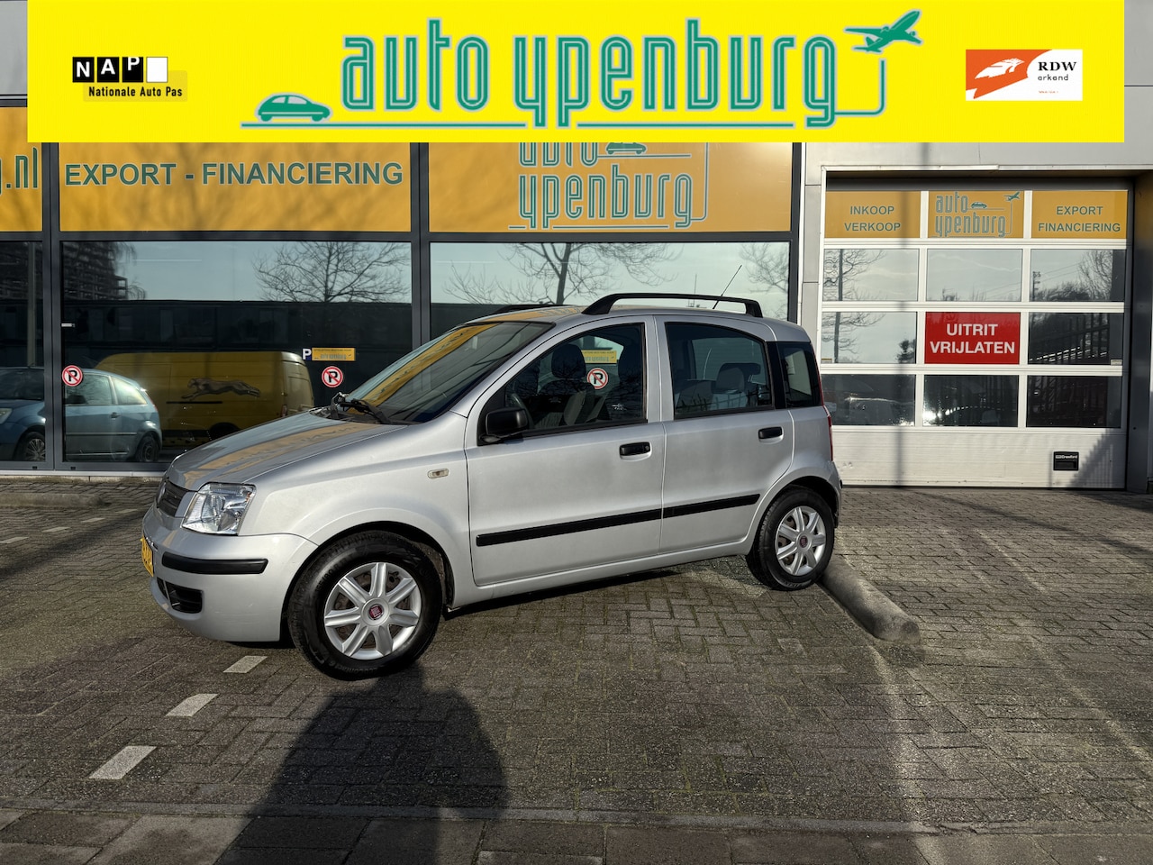 Fiat Panda - 1.2 Sky Automaat * 143.855 Km * Airco * Nieuwstaat * - AutoWereld.nl