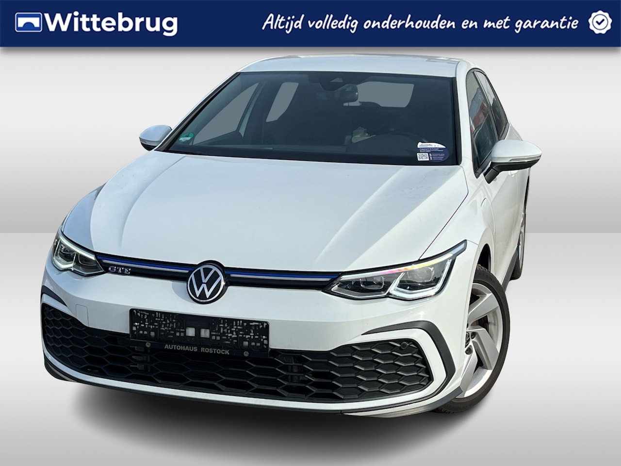 Volkswagen Golf - 1.4 eHybrid 245pk GTE DSG Automaat / Navigatie / App Connect / LM 17 inch / Parkeersensore - AutoWereld.nl